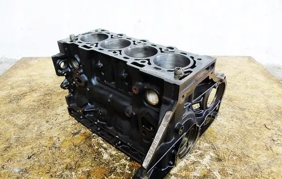 Opel Astra H Engine block 55567859