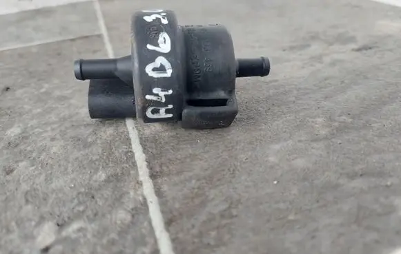 Audi A4 S4 B6 8E 8H Vacuum valve 058133459