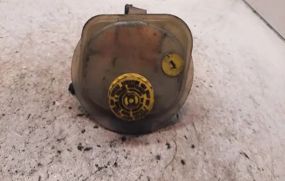 Brake fluid reservoir