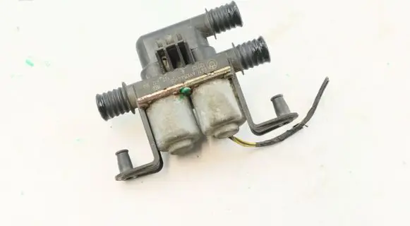 BMW X5M E70 Coolant heater control valve 6910544 64116910544