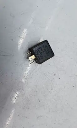 Volkswagen PASSAT B4 Other relay 191955529