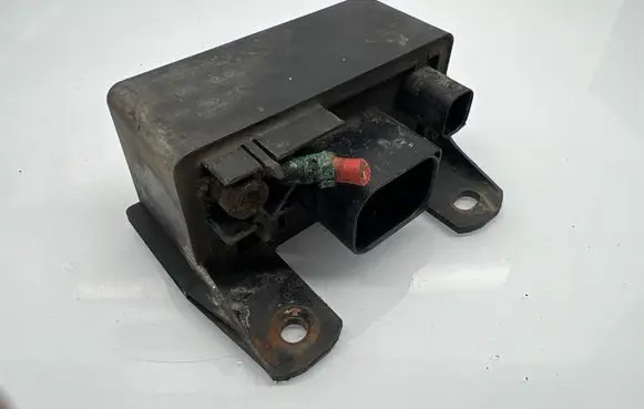 Mercedes-Benz CLK A209 C209 Glow plug pre-heat relay 0285454032