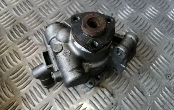 BMW 3 E46 Power steering pump 91208