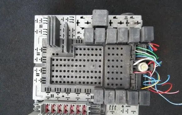 Volvo S80 Fuse box set 9494673 99w036