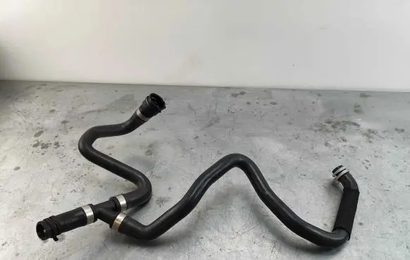 Coolant pipe/hose