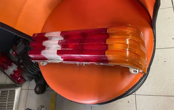 Mercedes-Benz W123 Rear/tail lights 53240R3