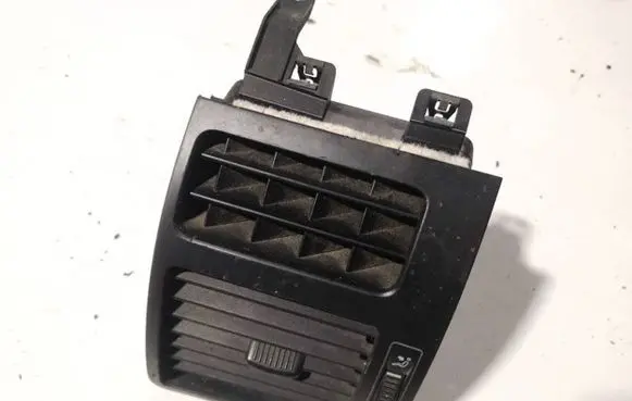 Volkswagen Touran I Dash center air vent grill 1t0819703a