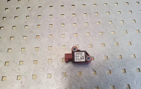 Volvo V50 Airbag deployment crash/impact sensor 30737138