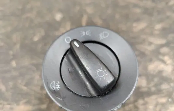 Skoda Fabia Mk2 (5J) Light switch 3B0941531B