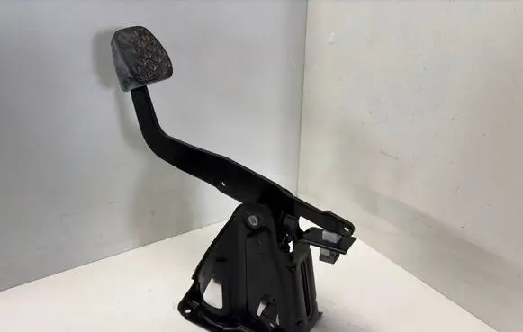 Volkswagen Crafter Brake pedal 2012920082 A2012920082