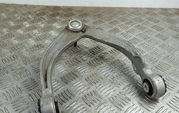 Volvo XC90 Front lower control arm/wishbone K202204