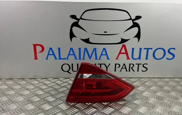 Tailgate rear/tail lights