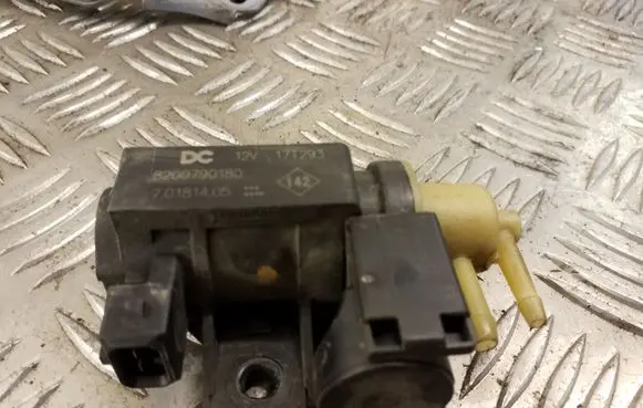 Renault Trafic III (X82) Turbo solenoid valve 8200790180 70181405