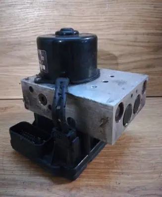 Seat Leon (1M) ABS Pump 1J0907379Q 10094903323 1J0614217E