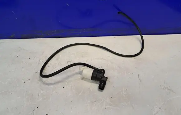 Jaguar XE Windscreen/windshield washer pump AV6117K624AA BK2117K624BA