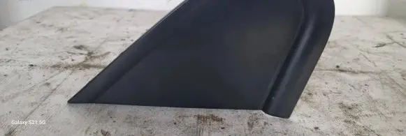 Fender trim (molding)