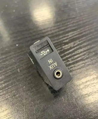 BMW 1 E81 E87 AUX in-socket connector 9129651