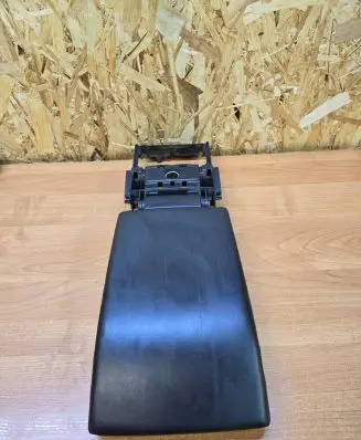 Volvo XC70 Armrest