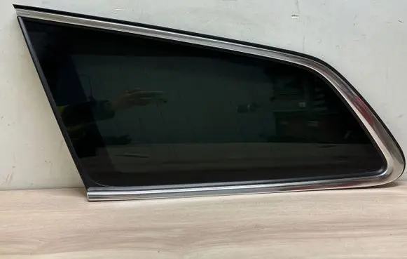 Volvo S90, V90 Rear vent window glass 