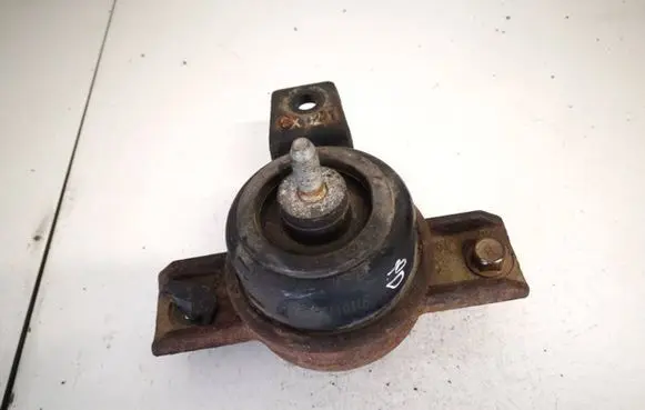 KIA Sorento Engine mount bracket