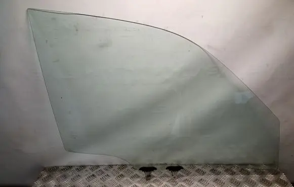 Suzuki Grand Vitara II Front door window glass four-door