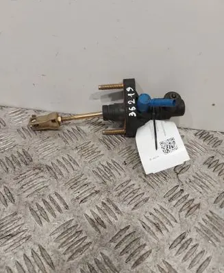 Toyota Avensis T250 Master brake cylinder 1020621