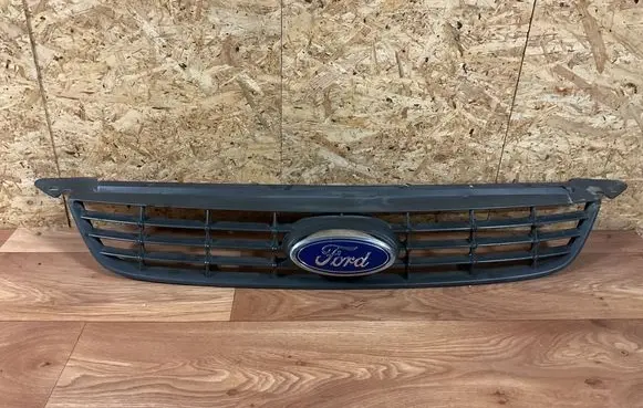 Ford Focus Front bumper upper radiator grill 8M518200