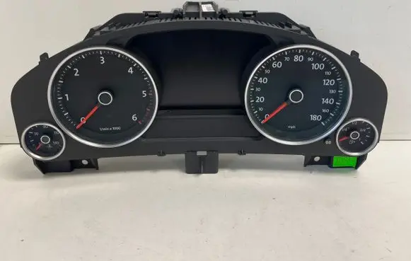 Volkswagen Touareg II Speedometer (instrument cluster) 7P6920982E