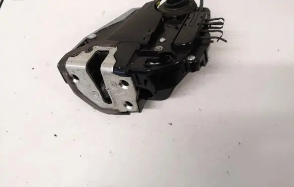 Toyota Prius (XW20) Front door lock
