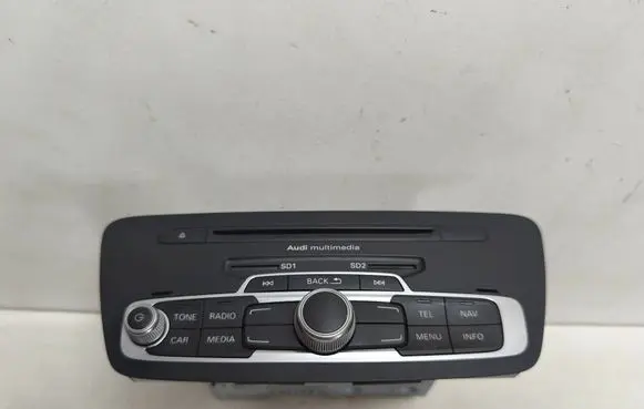 Audi Q3 8U Radio/CD/DVD/GPS head unit 8U0035193C 8U0035193A