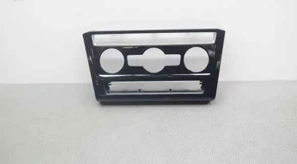 Volkswagen Touran III Dashboard glove box trim 5TB863042E