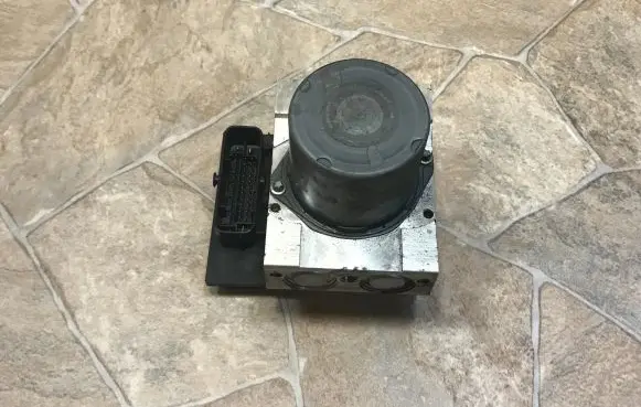 Mercedes-Benz E A207 ABS Pump A2124312012