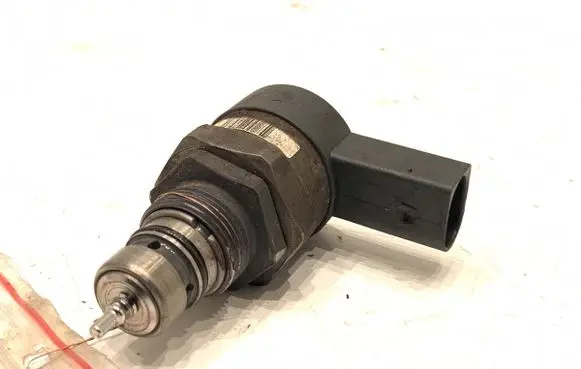 Skoda Fabia Mk3 (NJ) Fuel pressure regulator 0281006075