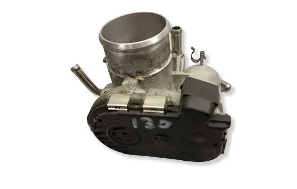 Hyundai i30 fastback Throttle valve 3510003AA0