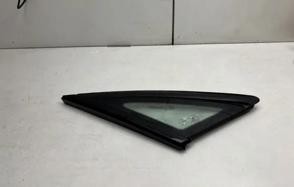 Audi A8 S8 D4 4H Rear side window 4H0845299