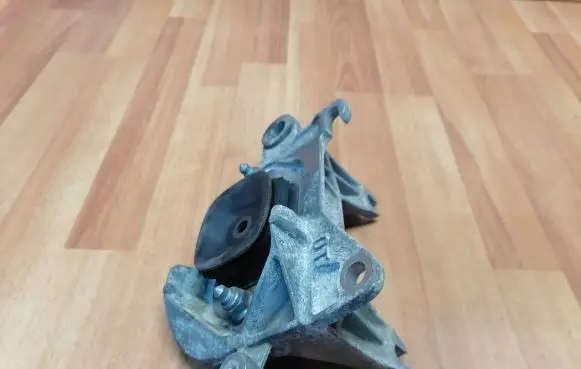 Renault Scenic IV - Grand scenic IV Gearbox mounting bracket 112221641R 112212557R