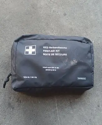 BMW 4 F32 F33 First aid kit 7261178