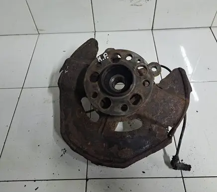 Mercedes-Benz A W169 Front wheel hub