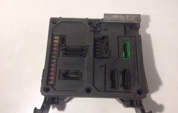 Volkswagen Sharan Fuse module 7M0971882A XM2114A212AA PX0418130