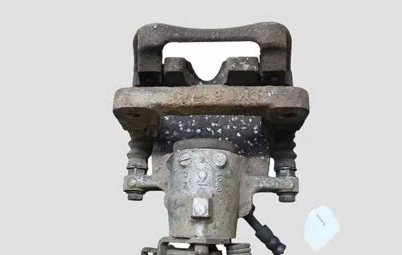 Opel Insignia A Rear brake caliper