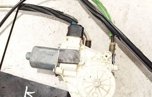 Ford Mondeo MK IV Front door window regulator motor 6m2114a389b