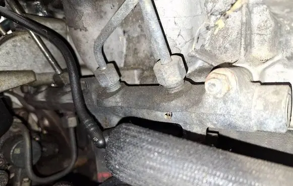 Citroen C8 Fuel main line pipe