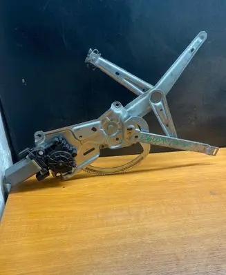 BMW 3 E36 Front door electric window regulator 67628360978