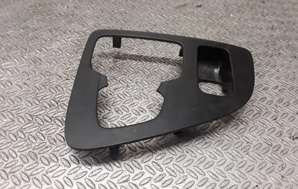 Opel Insignia A Other center console (tunnel) element 13273683