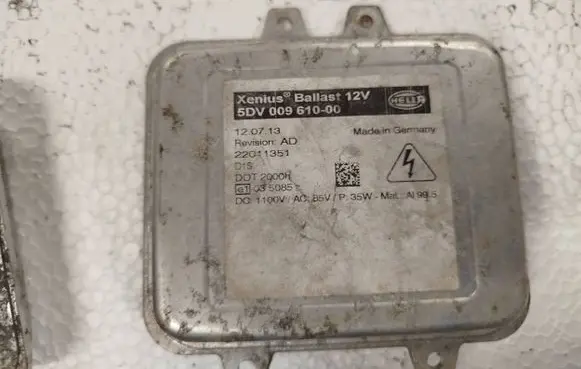 Nissan Qashqai Headlight ballast module Xenon 5DV00961000 22011351