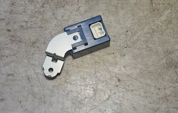 Daihatsu Sirion Window wiper relay 0521003180
