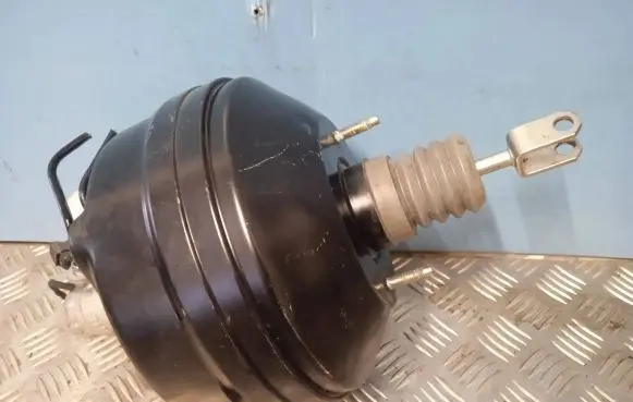 BMW 5 F10 F11 Brake booster 2284896