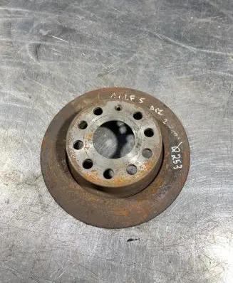 Volkswagen Golf V Rear brake disc