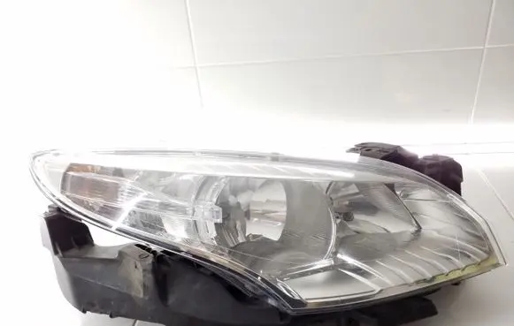 Renault Megane III Headlight/headlamp 260100017R
