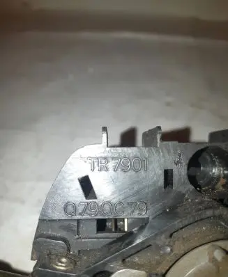 Mitsubishi Montero Multifunctional control switch/knob Q79QC79